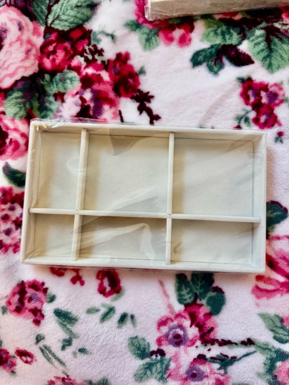 Velvet Beige Jewelry Organizer Tray Set (4 Pack) - Picture 4 of 5